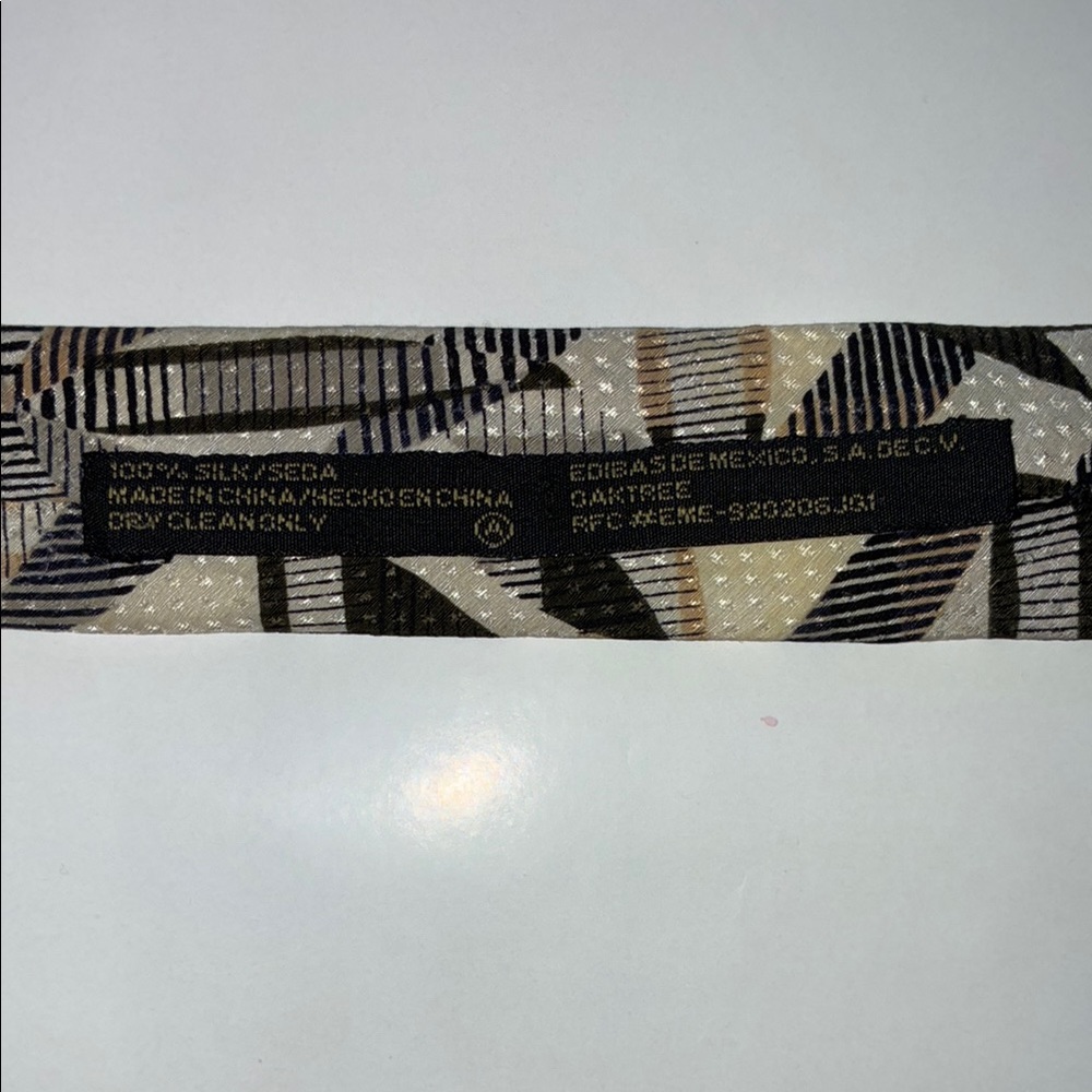 100% Silk Geometric Patterned Tie - image 6